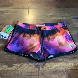 S CGHabitats Women’s board short - Abyss color & W209 fit